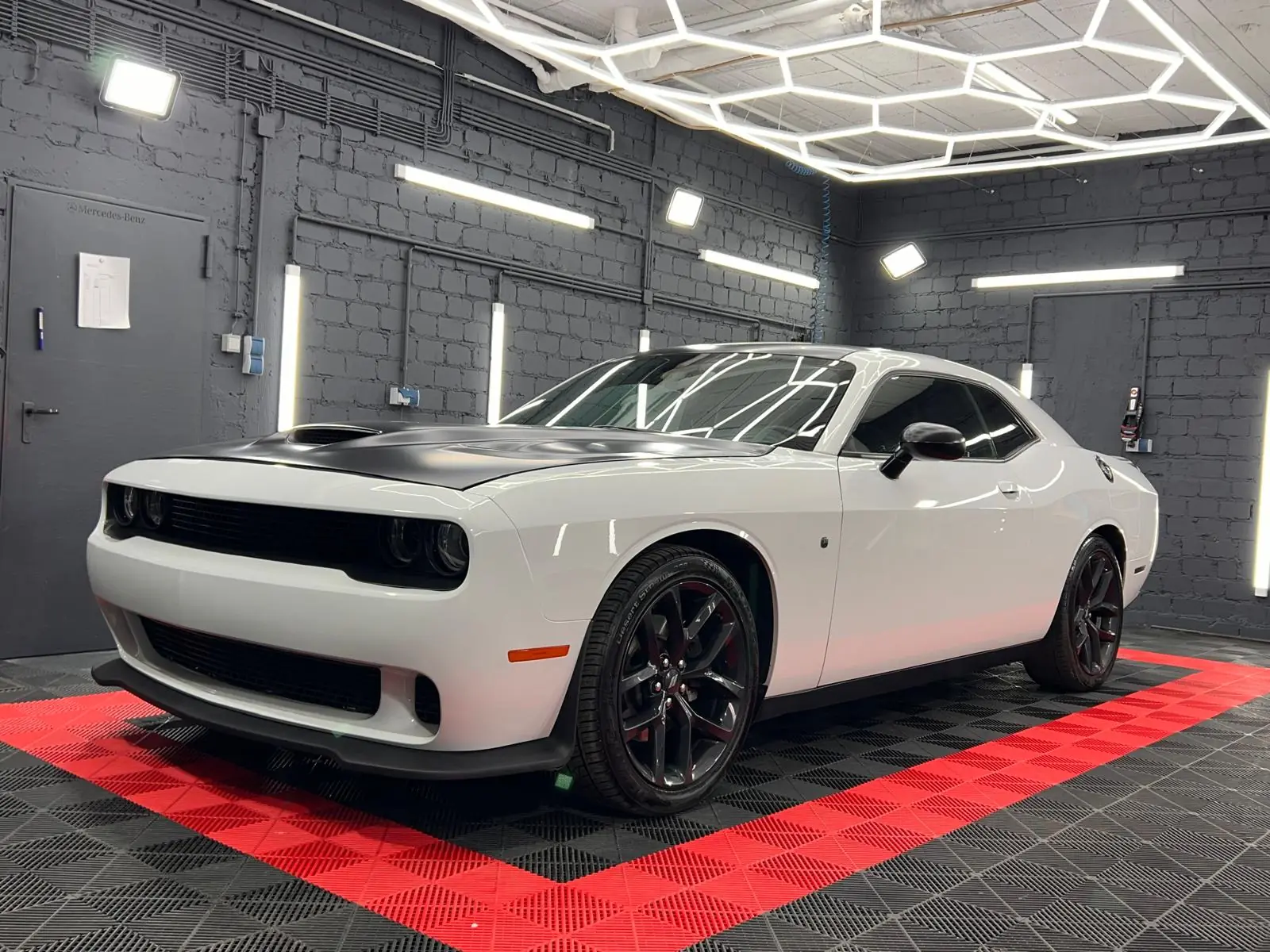 dodge Challenger